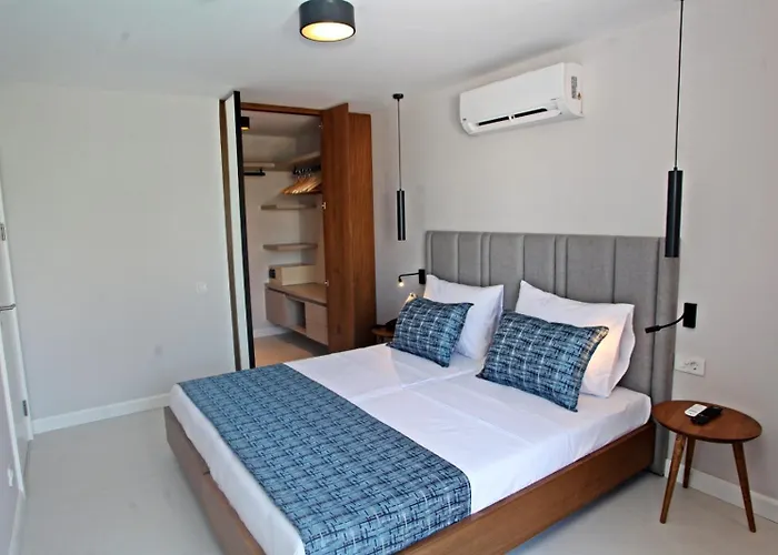 Апарт-отель Queen Residences & 4*