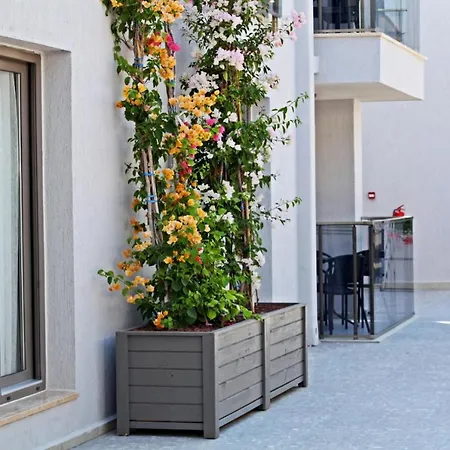 Queen Residences &