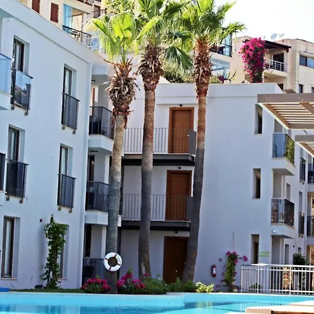 Aparthotel Queen Residences &