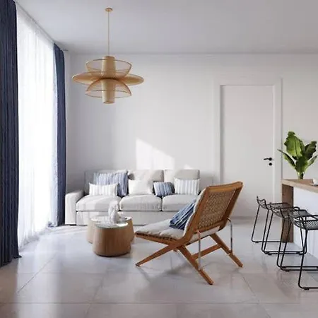Queen Residences & 2*