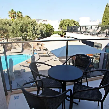 Queen Residences & 2*