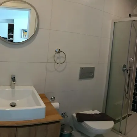 Queen Residences &