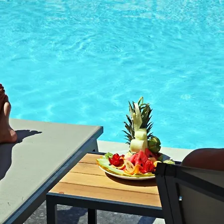 Queen Residences & 4*