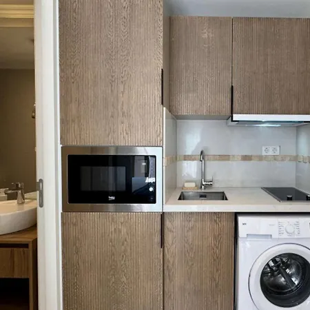 Queen Residences & 2*