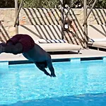 Queen Residences & Aparthotel