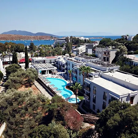 Queen Residences & Aparthotel 4*