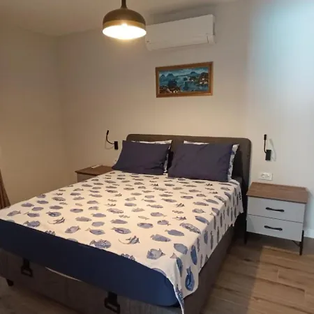 Queen Residences &